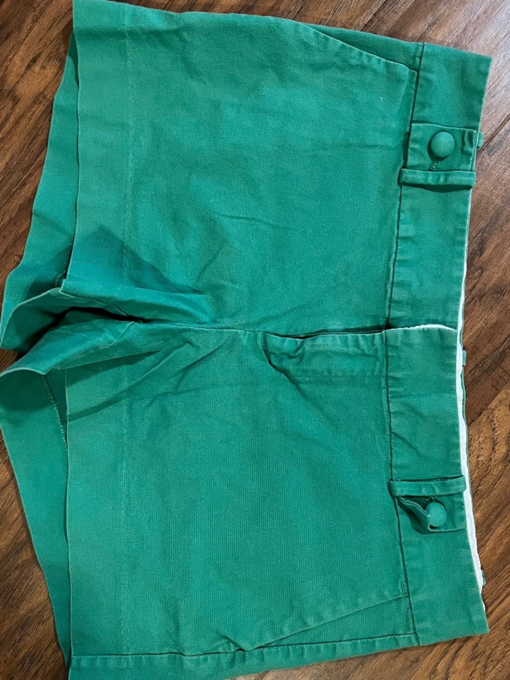 Women’s Banana Republic green chino shorts 10
